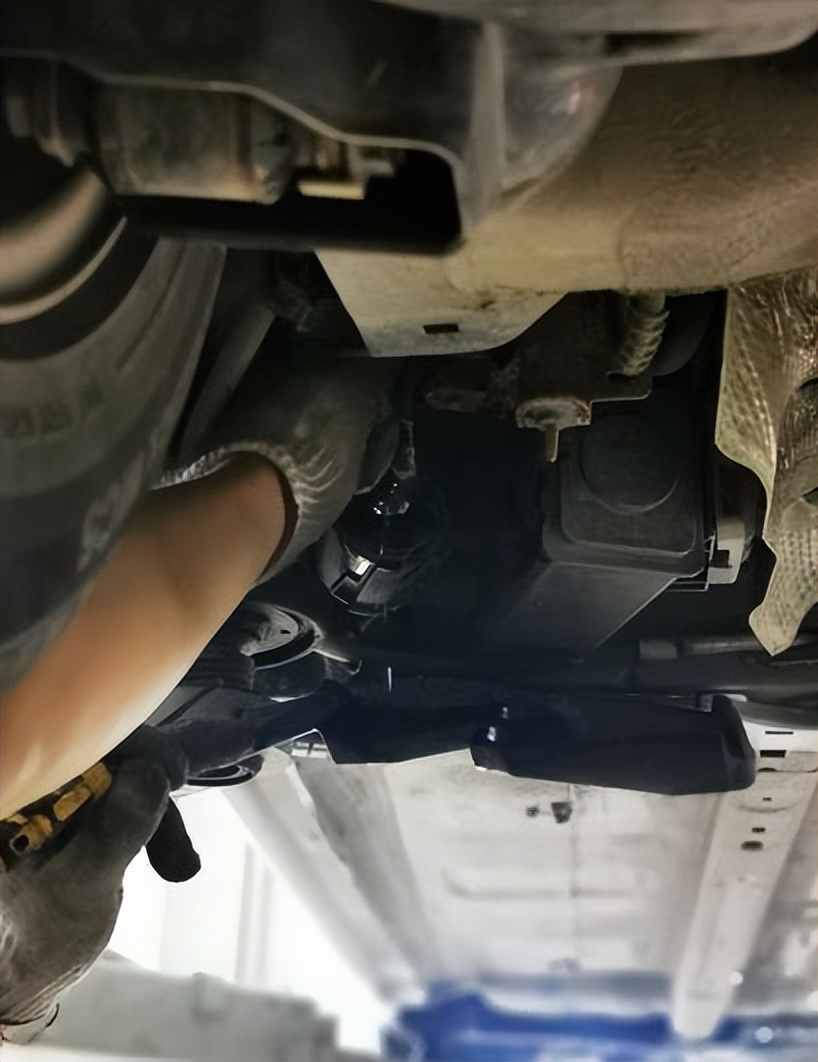 标致408ec8发动机维修手册,老款408烧机油怎么维修