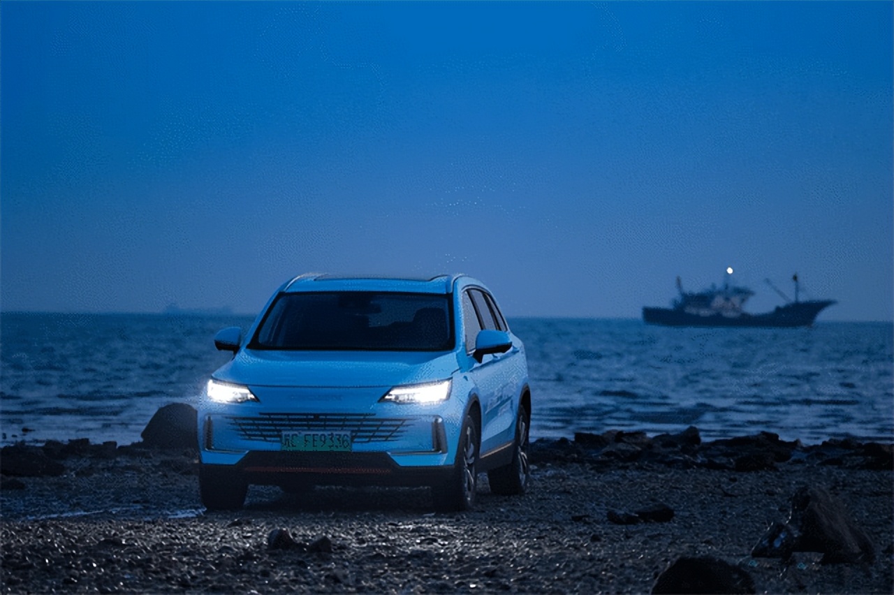 “开车能治高血压”的创维,为何网友都在劝其回去造电视