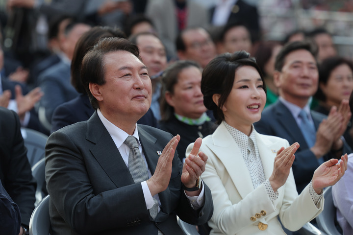 韩第一夫人,韩第一夫人着装