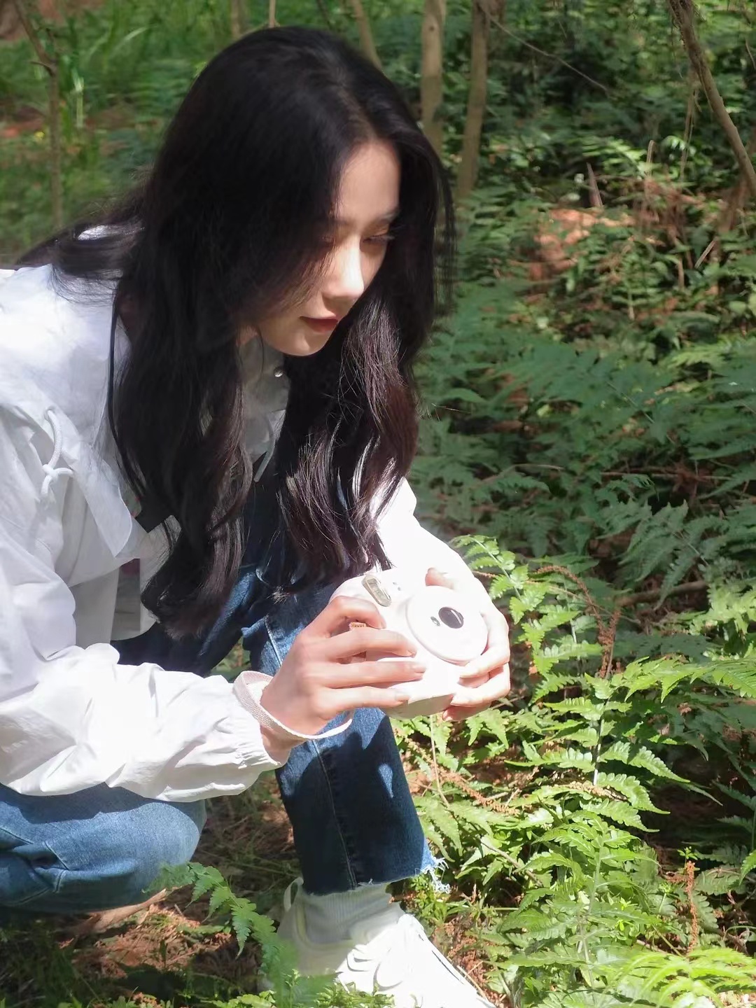 刘诗诗出席活动休闲运动穿搭,刘诗诗一袭粉裙优雅精致