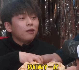 33岁过气顶流“蠢”上热搜，网友却笑疯了：他不火天理难容！