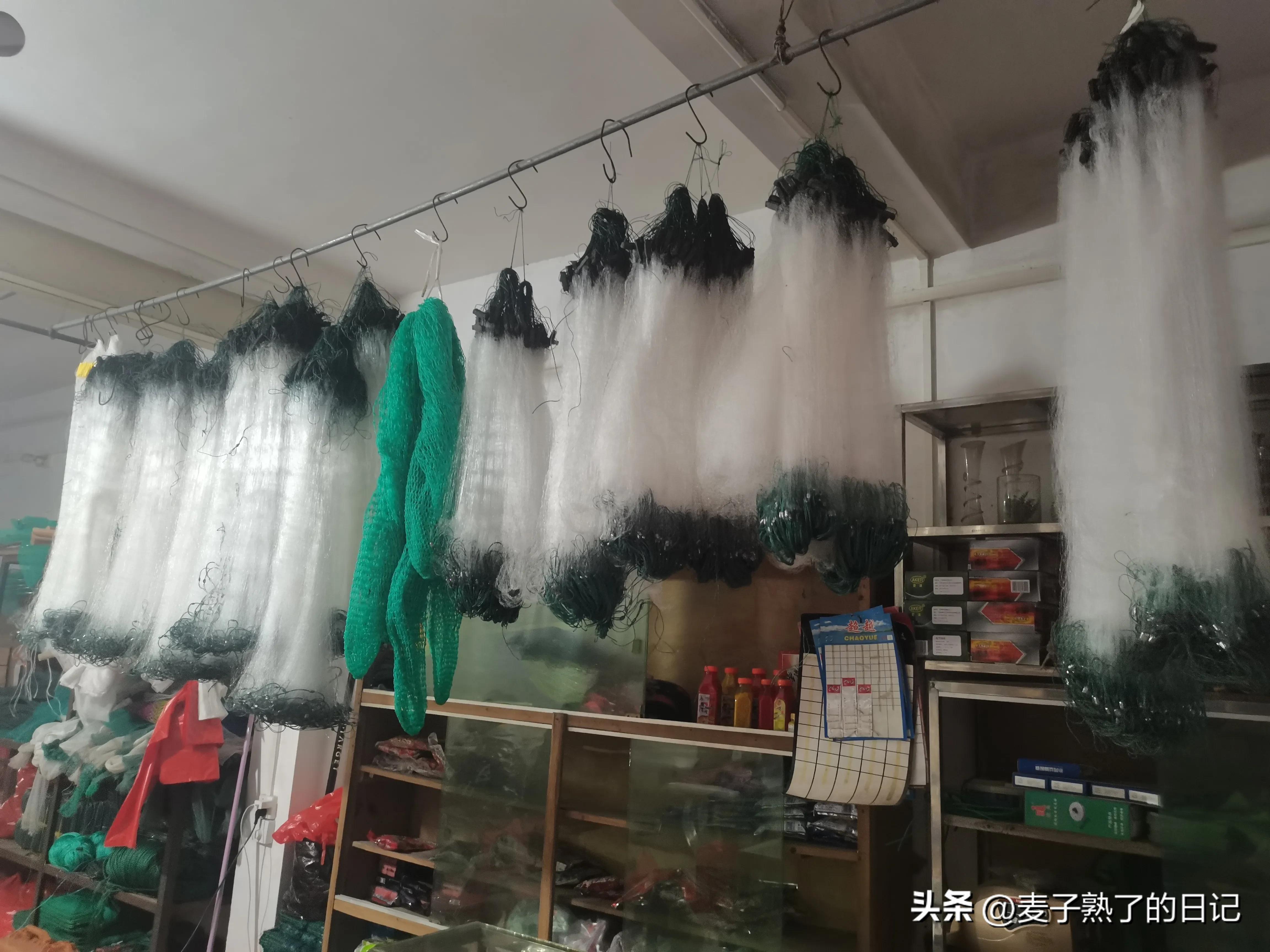 一个小镇市场怎样开店赚钱,小镇刚创业应该开什么店
