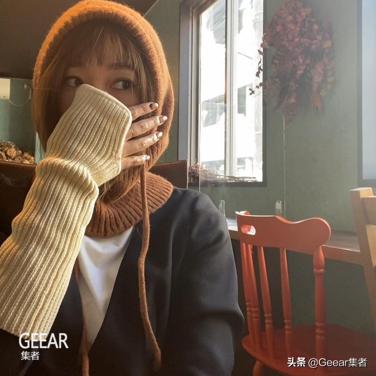 这款“围巾＋帽子＋耳罩”的头套，正在攻占韩国女生Ins