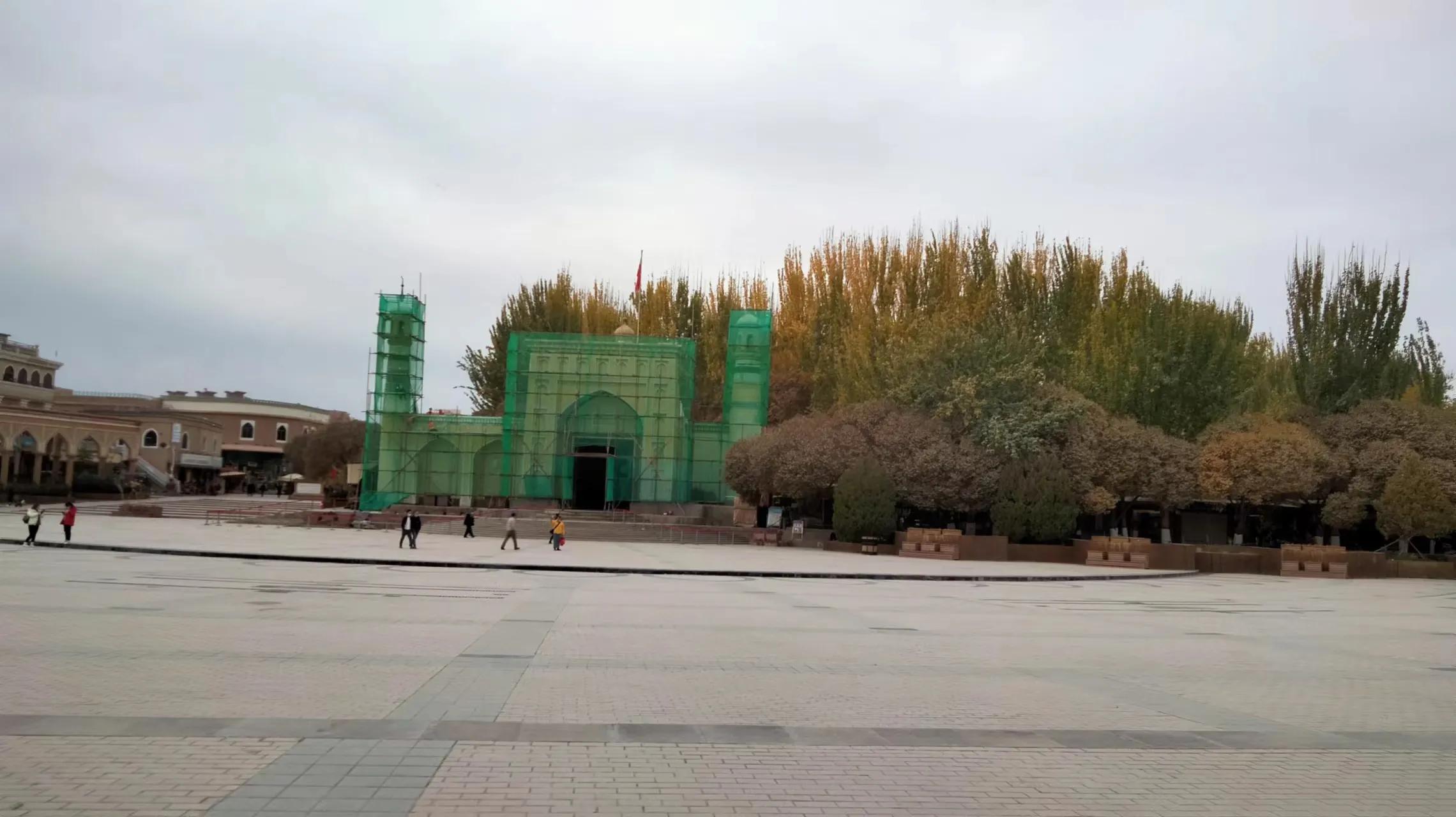 遇到在路上旅行,一个月也能赚一万块左右的小敏(124)