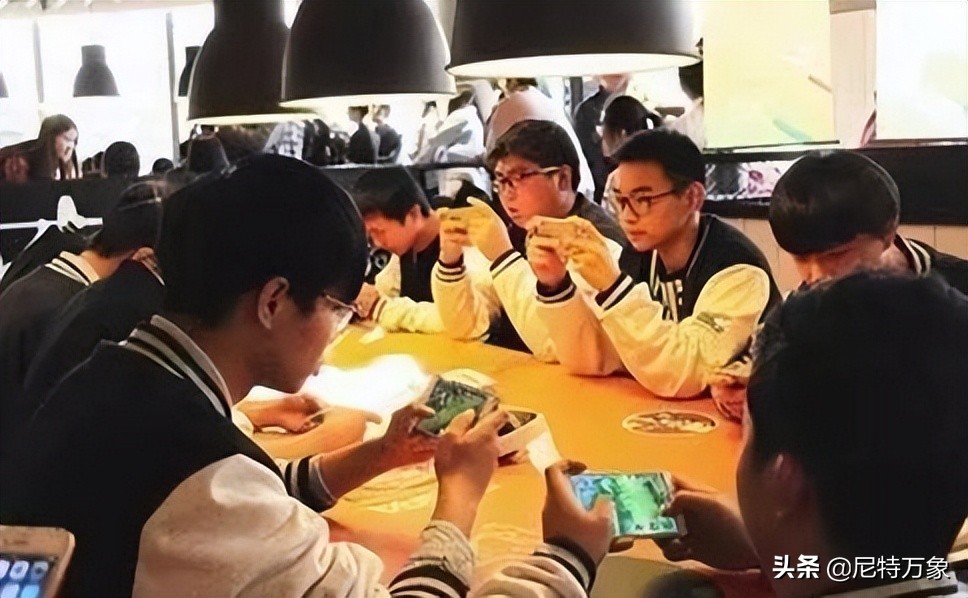 飞盘占用足球场？公共舆论的发泄地罢了