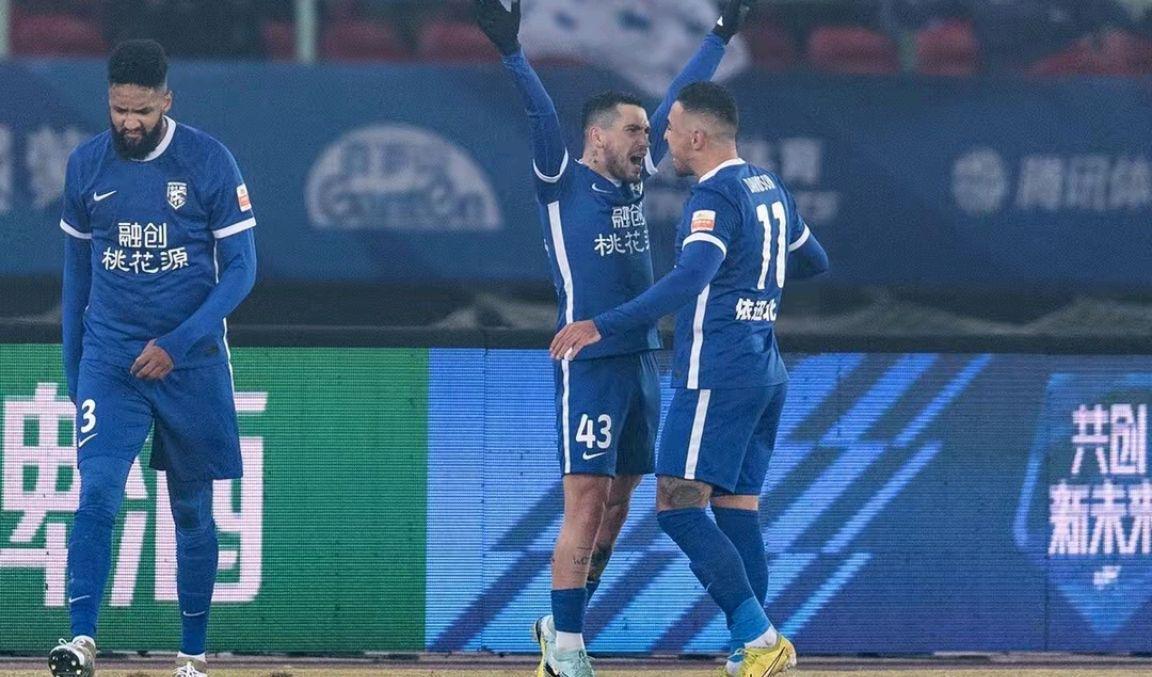 最奇葩中超冠军？北京不弃权上替补输9个，山东逆袭！足协会咋办