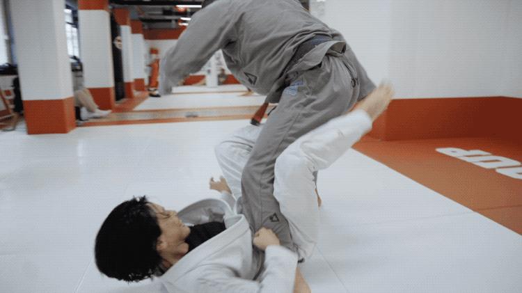 45岁新手妈妈生娃后又拍了部功夫片