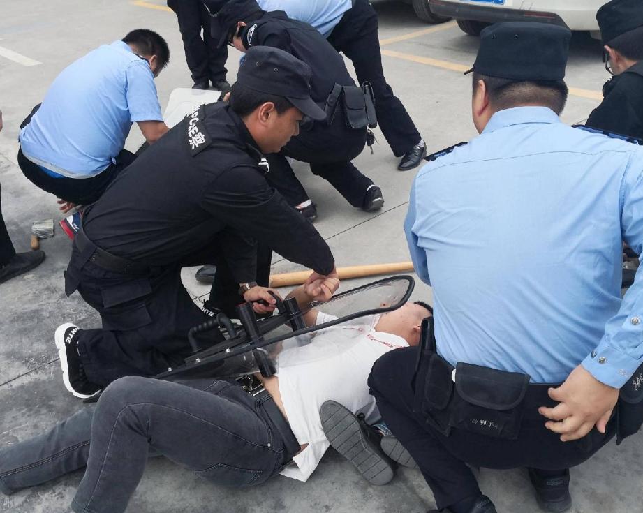 利用非法手段增加话费积分，进而换取购物卡，法律如何判定？