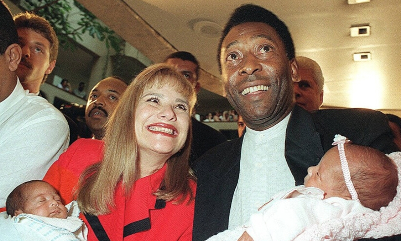 球王贝利与他的日本妻子,球王贝利第三任妻子