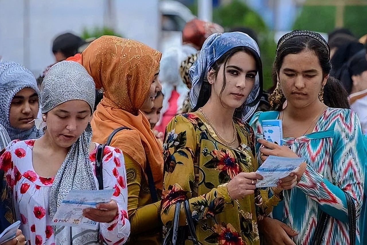 哈萨克斯坦中国邻居,中国的邻国塔吉克斯坦