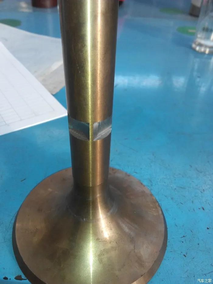 走烂路刹车卡钳哐当异响,刹车卡钳异响如何用扎带处理