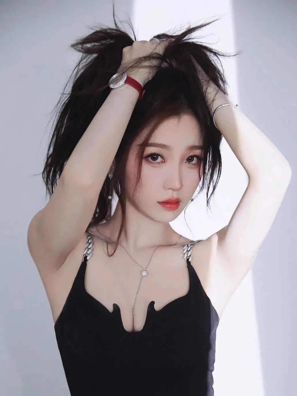 “素颜”和“化妆”穿同一件衣服有什么区别？看完我惊呆了