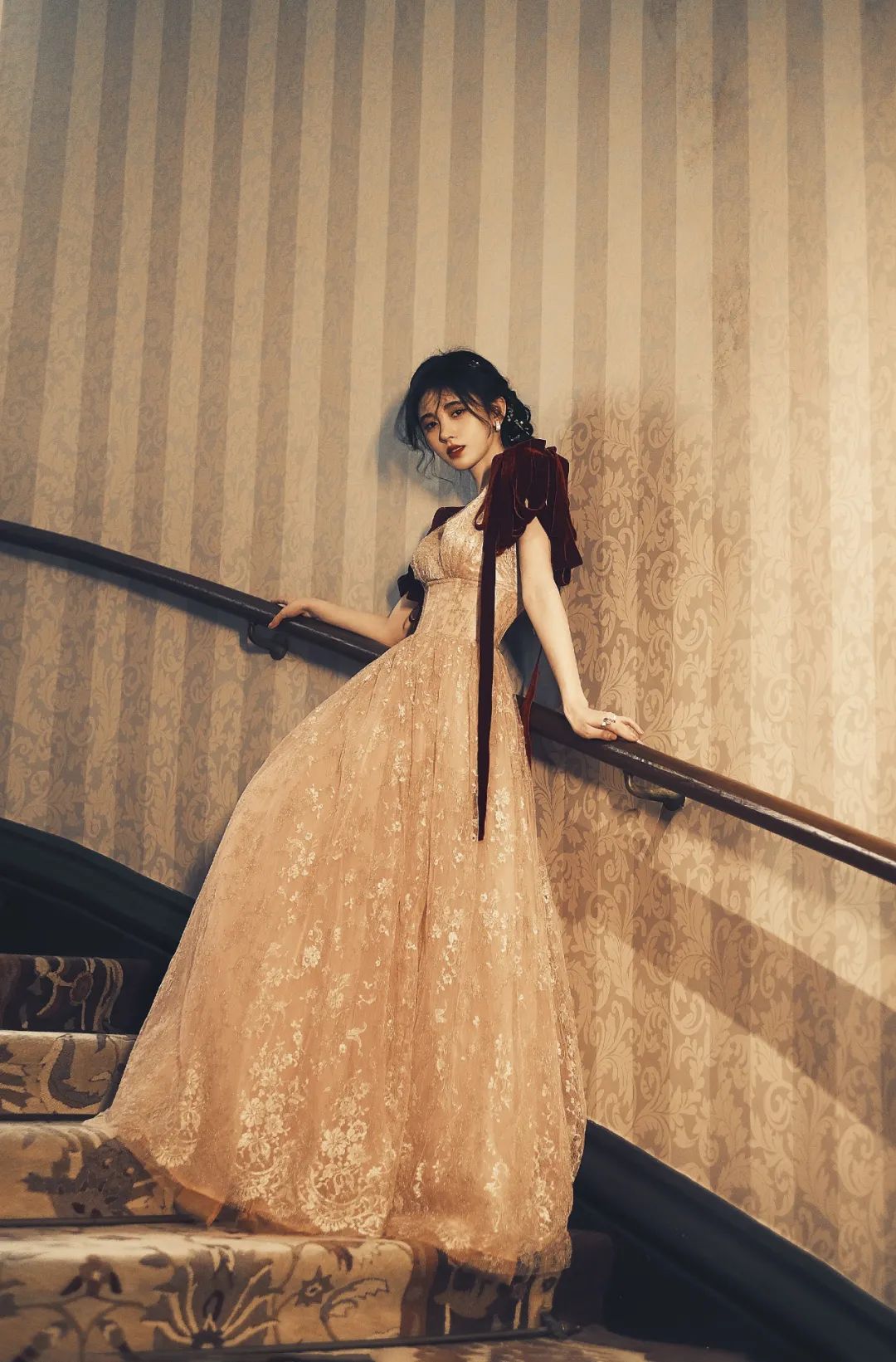 她真美，可还是被糟蹋了！娱乐圈到底有完没完