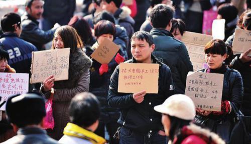 现在工厂招工现状最新,现在厂里招工为何不招40岁以上的