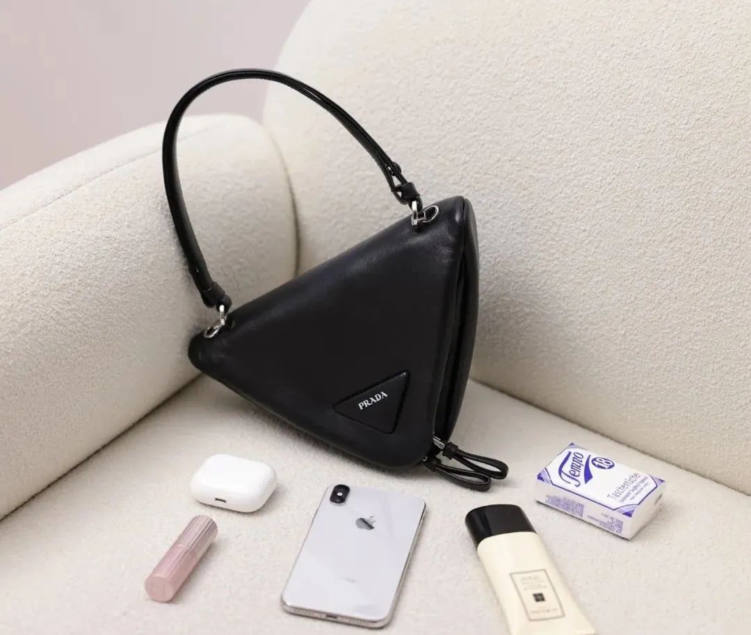 大牌实用包包小款推荐哪款,又大又实用的包包推荐品牌