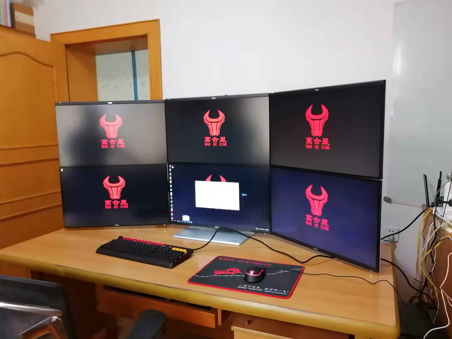 万合星多屏炒股,炒股多屏幕和单屏幕的区别