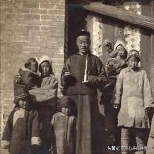 日军抽打伪军,日寇残忍的暴行