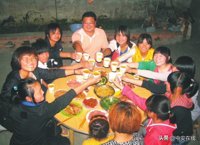 李之体：甘为“红烛”爱润桃李