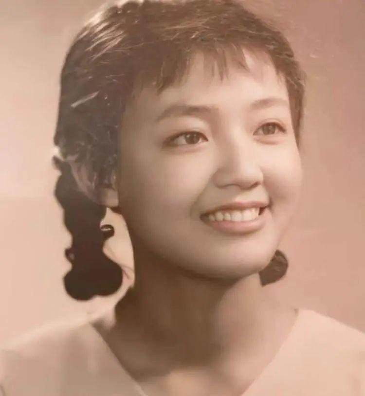 张兰跟大s到底是怎么回事,张兰和大s妈妈谁更厉害