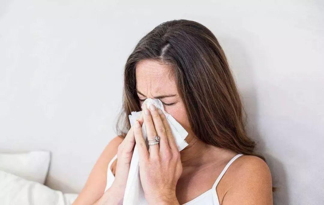 感冒引起的寒热往来是什么意思,感冒咳嗽怎么根据舌苔看寒热