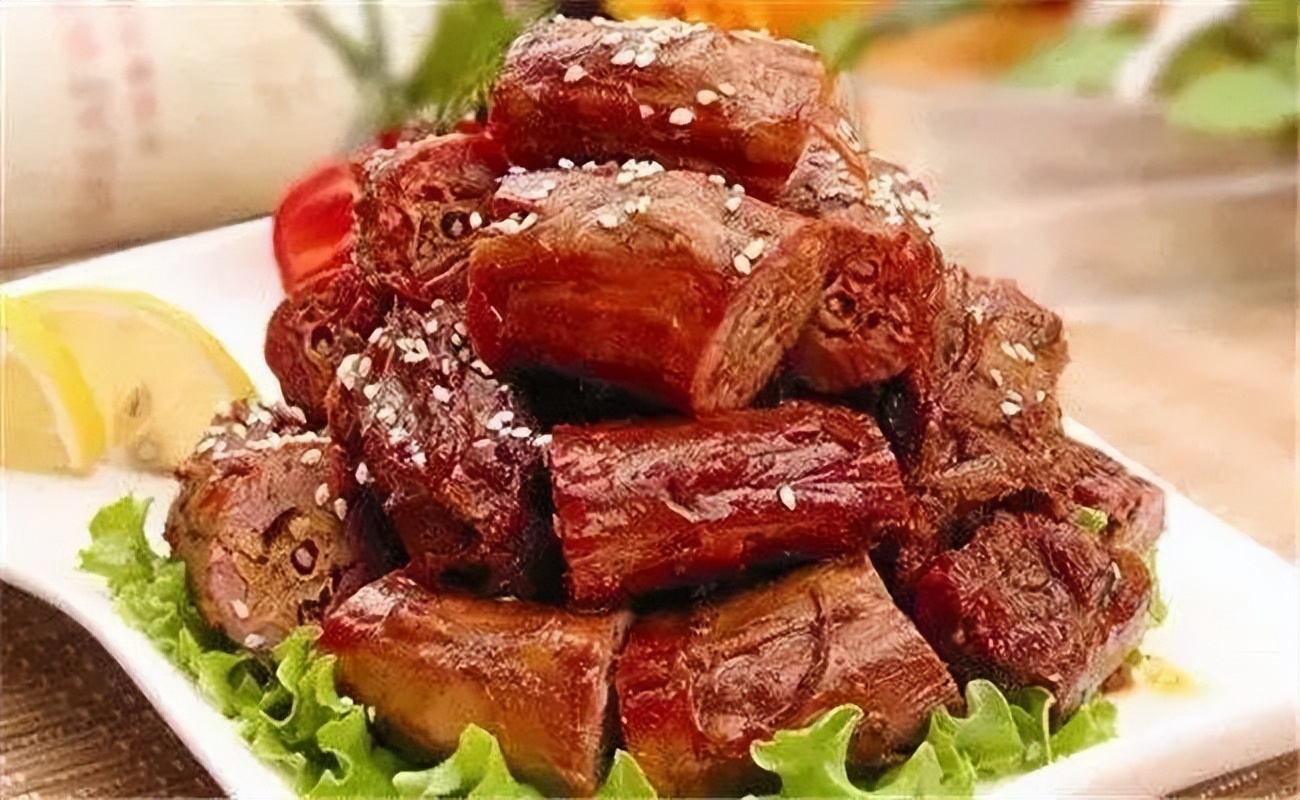 美食周黑鸭是怎么输给绝味鸭脖的,正宗卤味周黑鸭