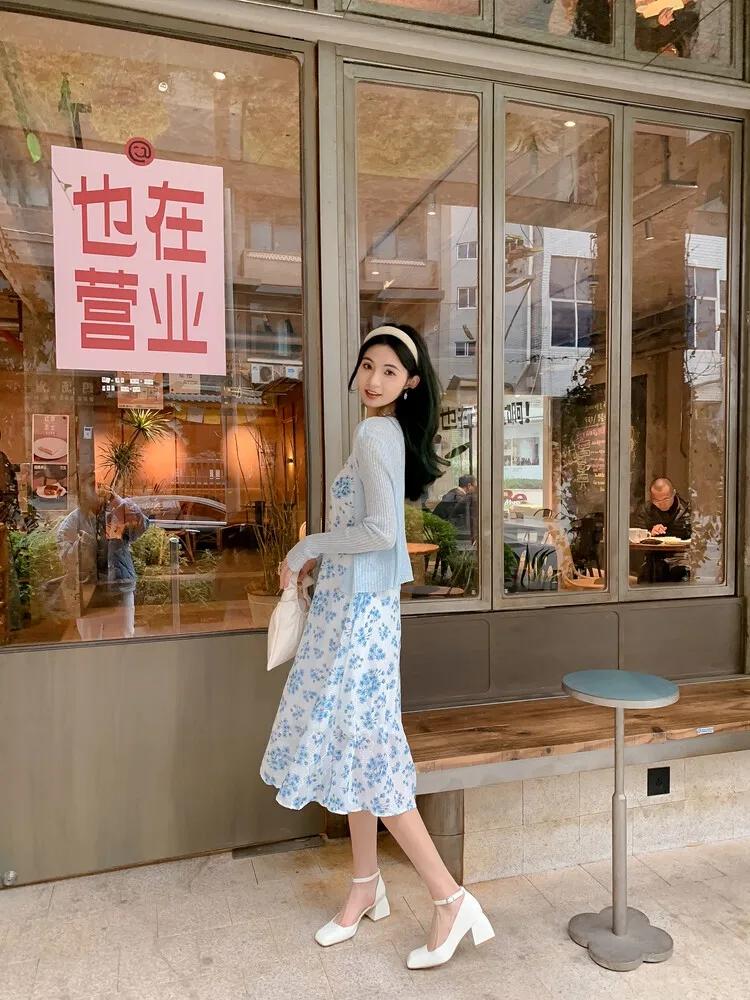 他很痴迷我穿的这双鞋子