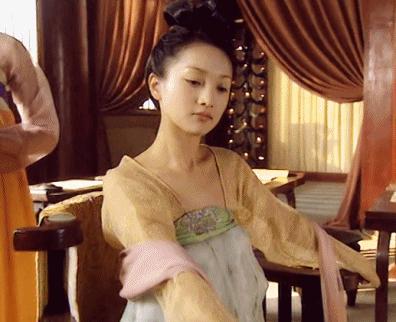 和杨紫对戏,和杨紫同台唱歌