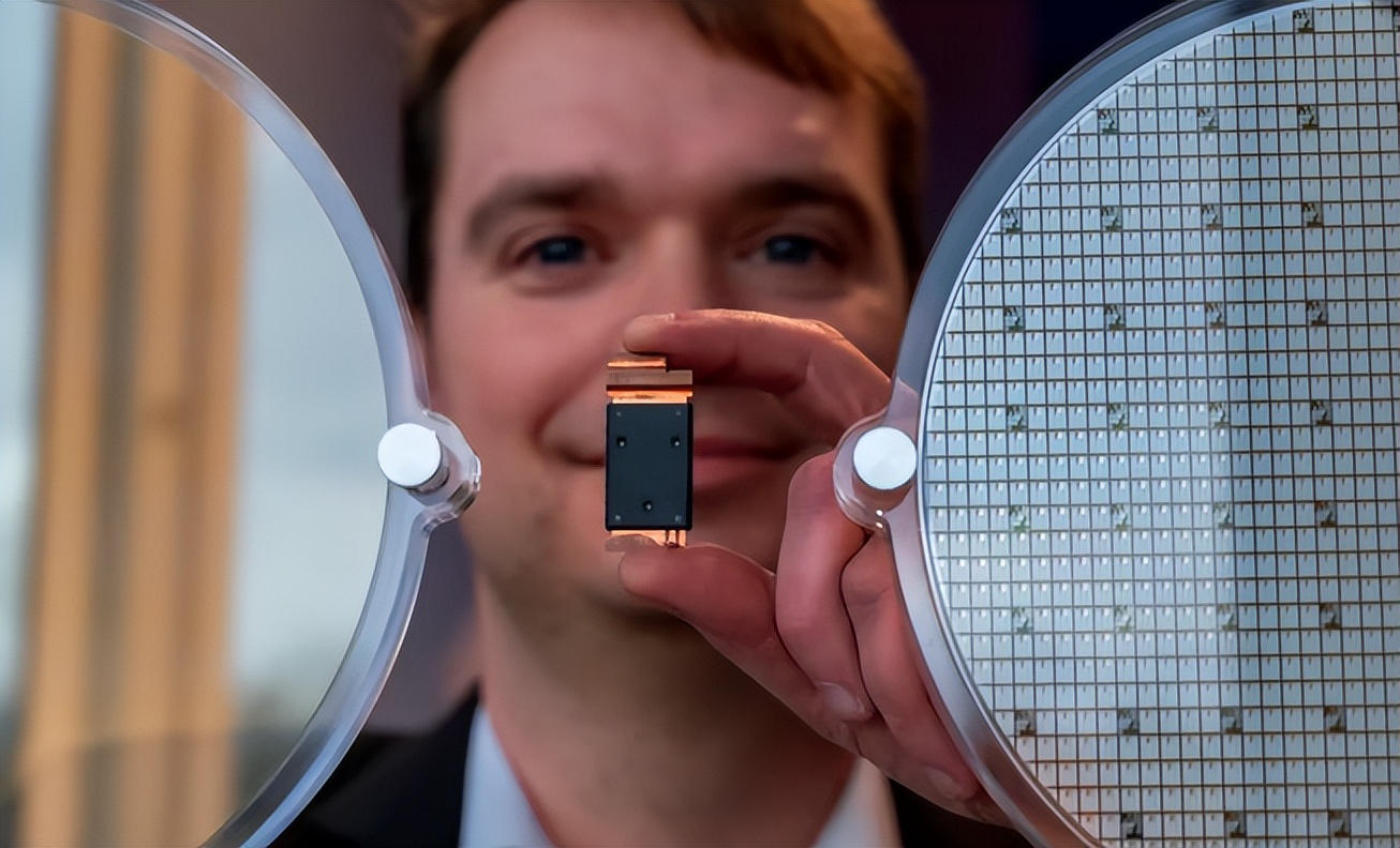 寰峰浗鑺墖渚涘簲褰㈠娍 (寰峰浗鑺墖浜т笟鐜扮姸)