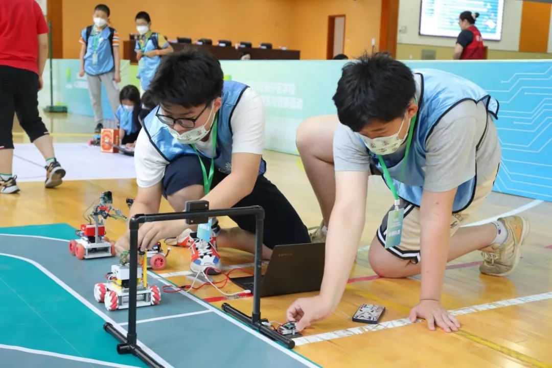 机甲大师陆空超级对抗赛,大疆机甲大师出击陆空协同作战