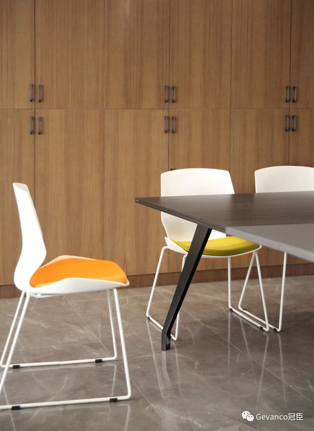 冠臣办公家具档次,冠臣办公椅质量怎么样