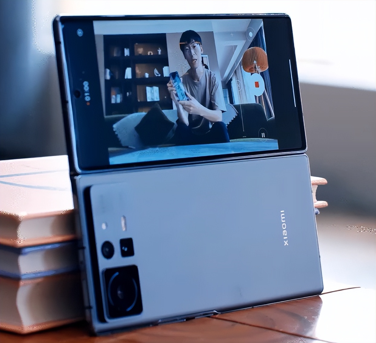 8999起！小米第二代折叠屏MIXFold2发布：骁龙8+芯片，高端稳了？