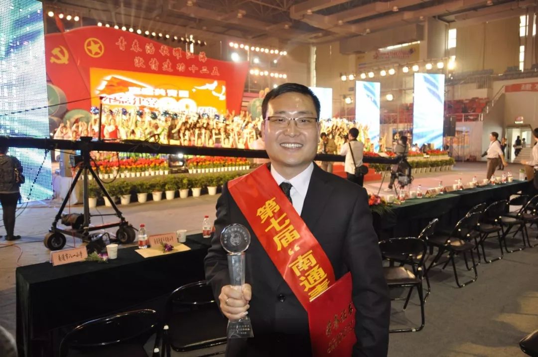 中国餐饮百强榜上的通籍少帅-香港品尚集团董事长胡忠