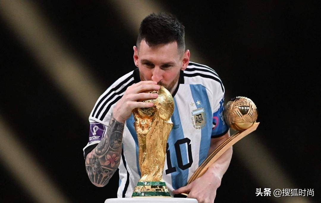 梅西来北京穿搭,梅西来北京带的什么表