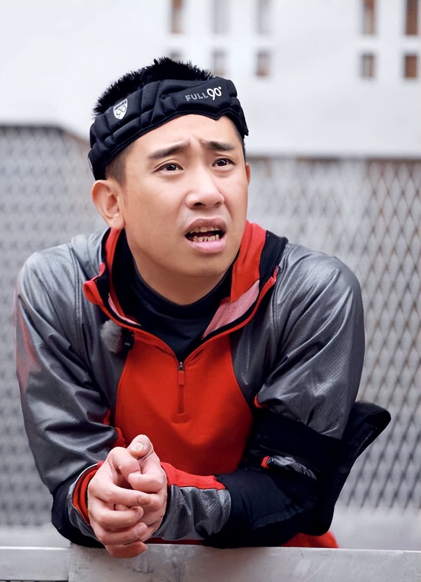 贾玲为什么不和白凯南搭档了,2012年贾玲和白凯南的相声