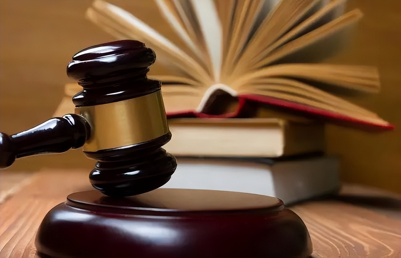 男子卧室建浴缸被楼下邻居投诉,楼上私改卫生间楼下漏水不讲理