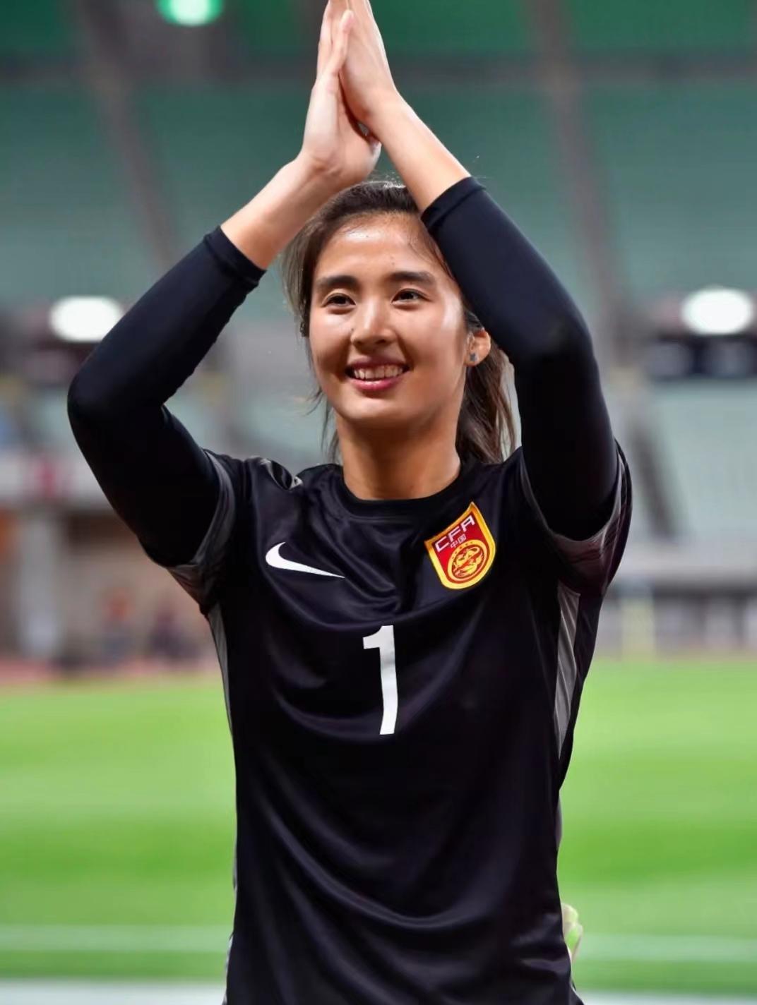 赵丽娜退役后还有没有工资,赵丽娜谈退役会离开足球吗