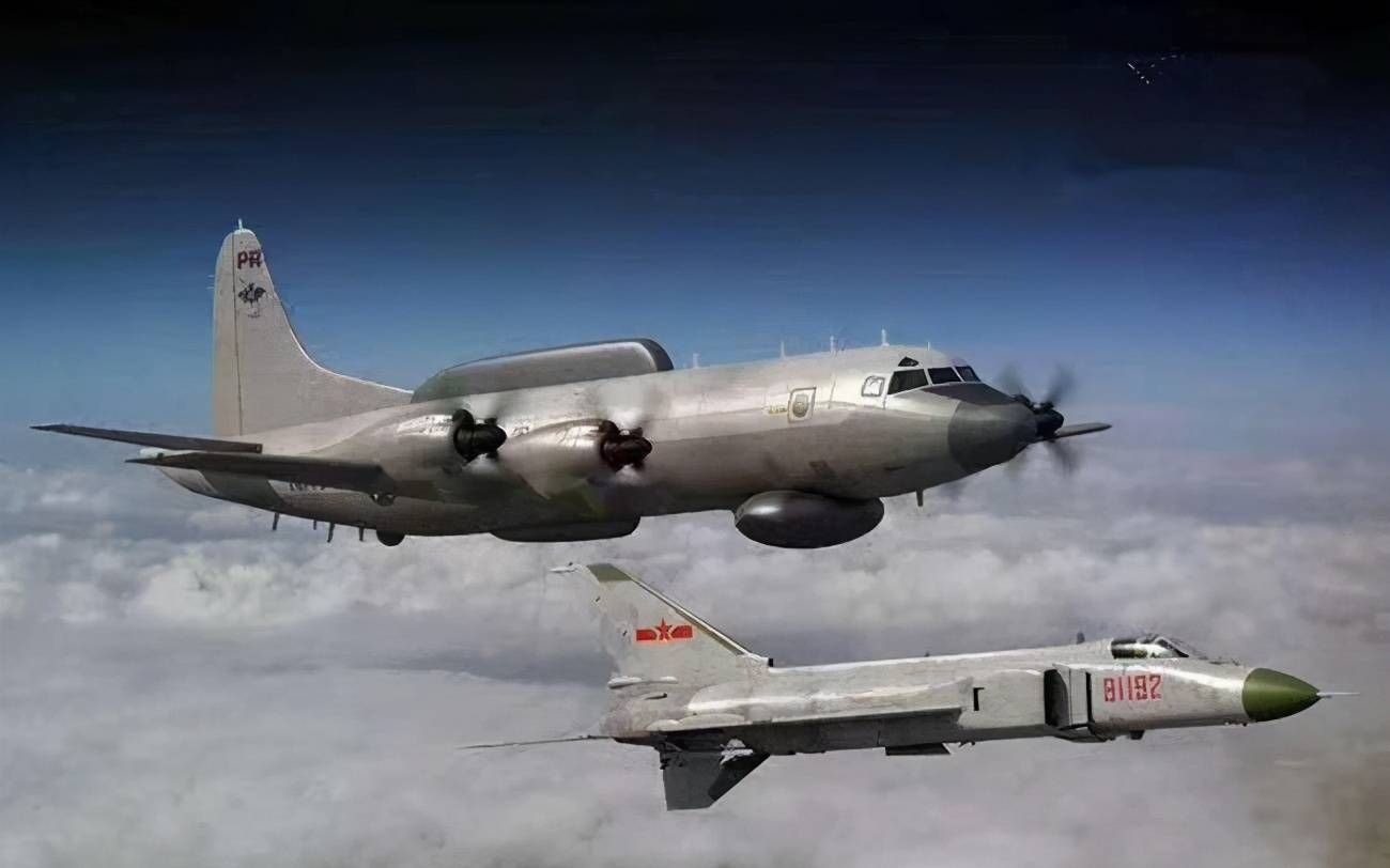 美军机再抵南海侦察 (美军机夜间抵近侦察)