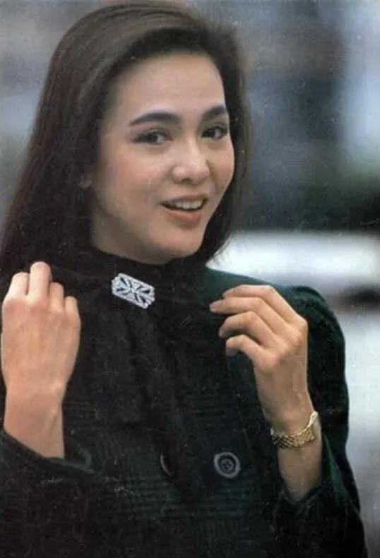 老演员整容脸变形,老年人整容前后照片