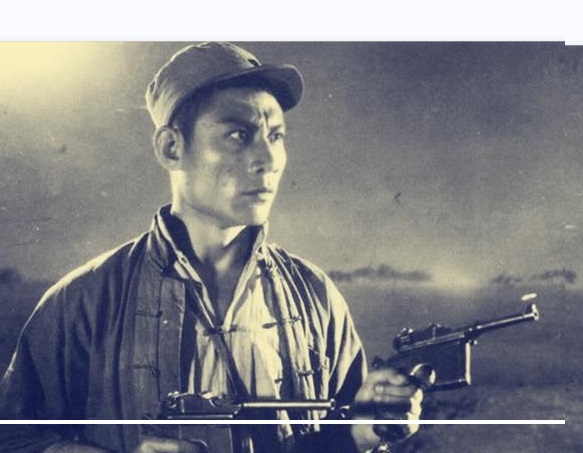 《抗日烽火》22第22回观诗词内心难平静去绣房直接找桂兰