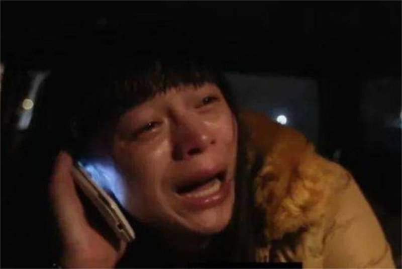 “变性人”李二毛：为爱变女人，被拍17年，41岁在出租屋悲惨离世