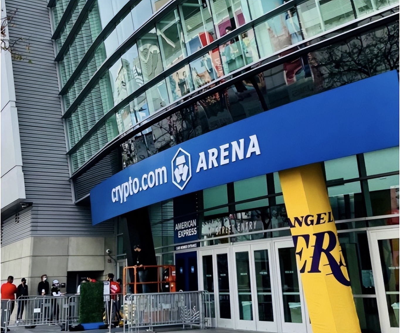 牛!牛!名记:克里斯蒂和洛杉矶湖人签下的合同是2年274万