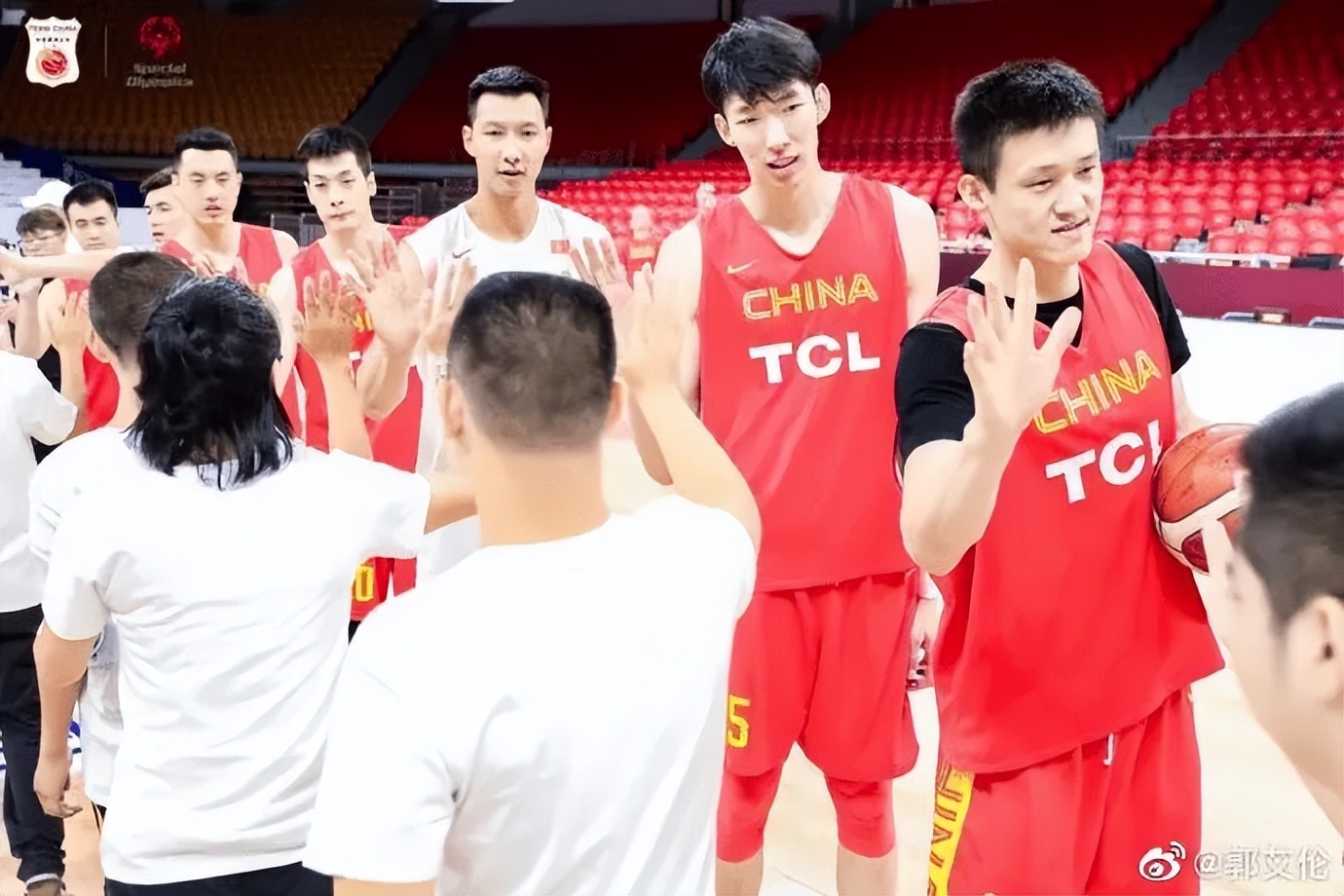 郭艾伦潘玮柏关系,郭艾伦颁奖典礼潘玮柏