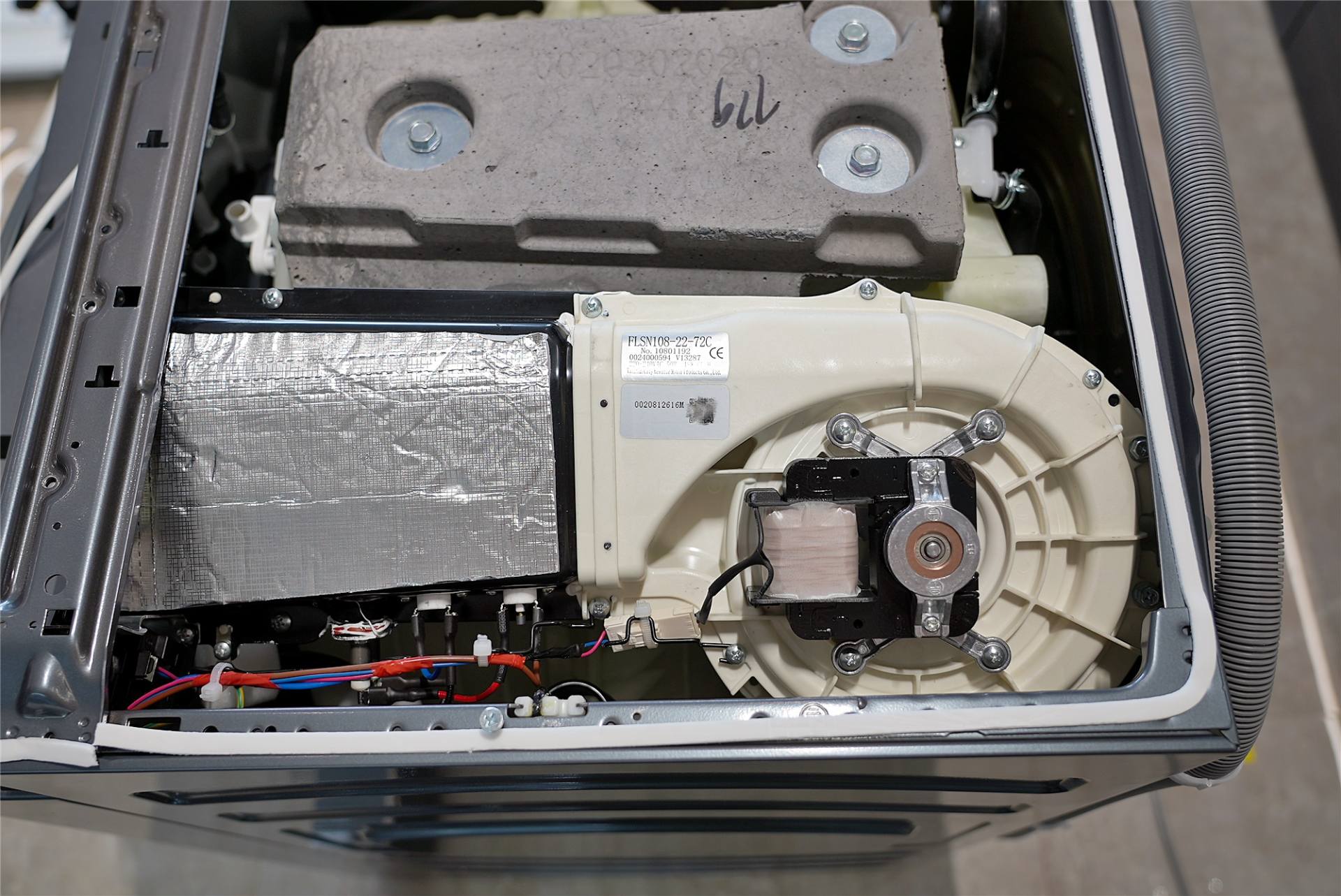 海尔全触屏洗衣机精华洗超薄款,海尔超净全自动洗衣机拆解