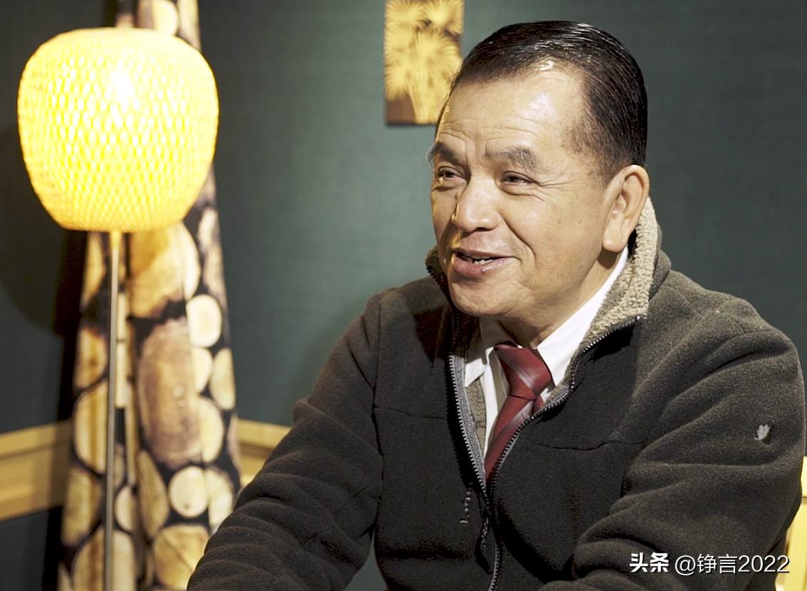 外国人评价老伯,老外街头英文采访老爷爷