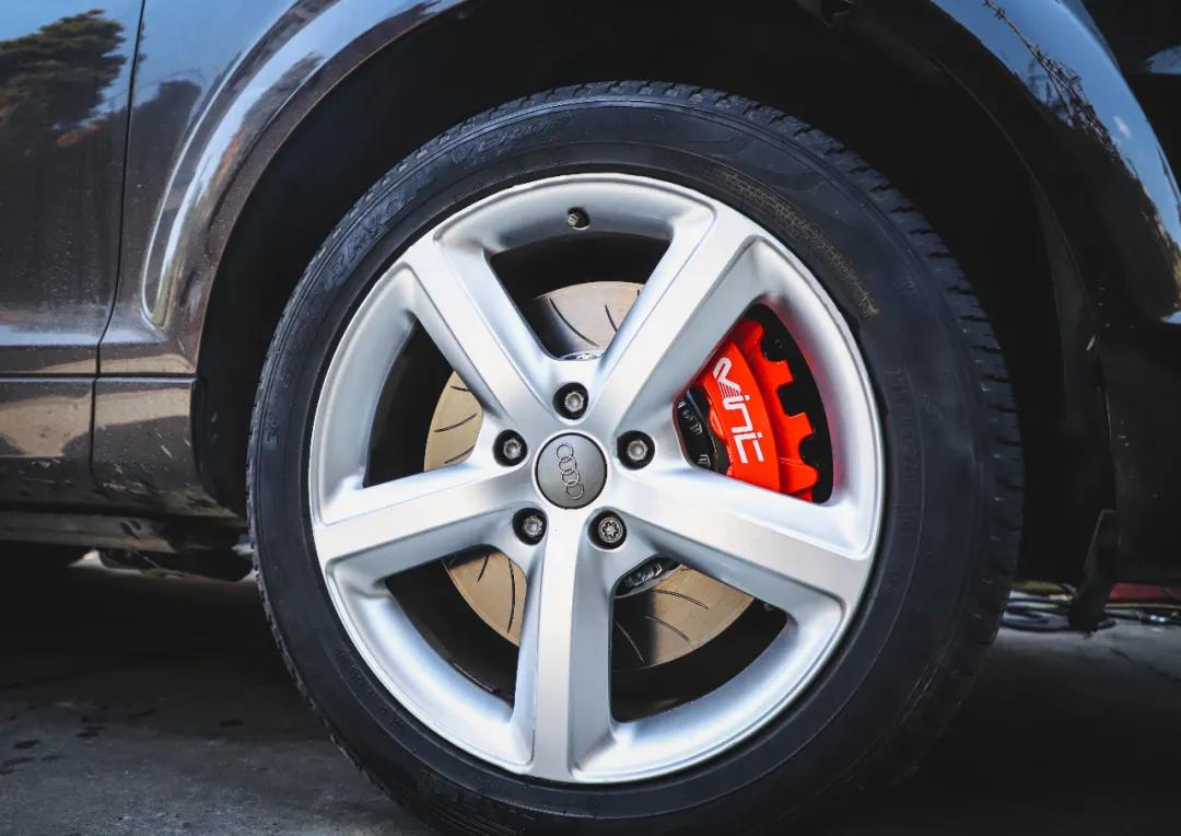 奥迪q7前刹车系统图片,18款奥迪q7前刹车盘更换视频