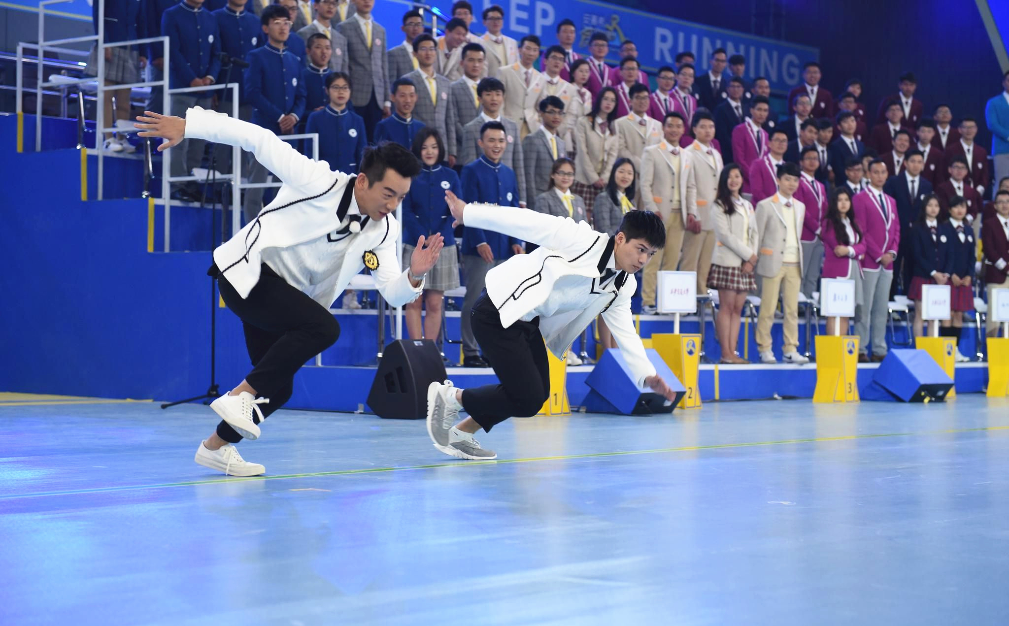 郑恺为什么要和苏炳添训练,郑恺以前国家二级运动员的视频