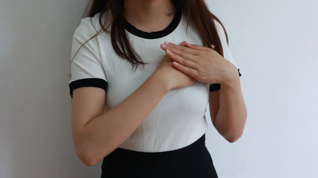 女性胸部大小有什么作用,胸部小的女生有什么好处