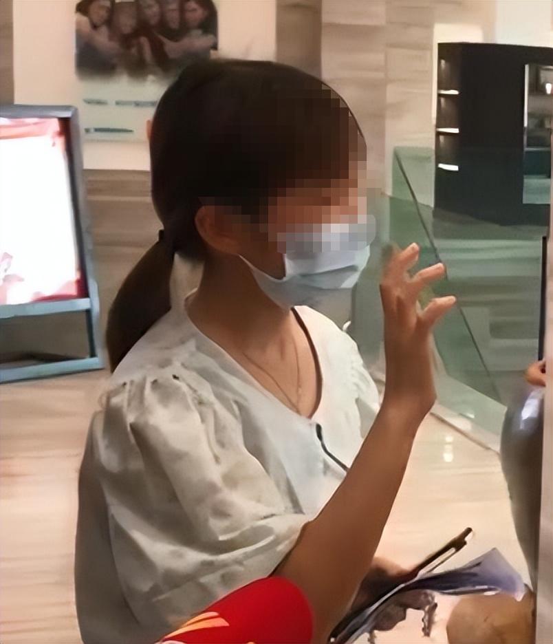 海口一33岁女子：“花18979元做近视矫正手术12天后看东西仍模糊”