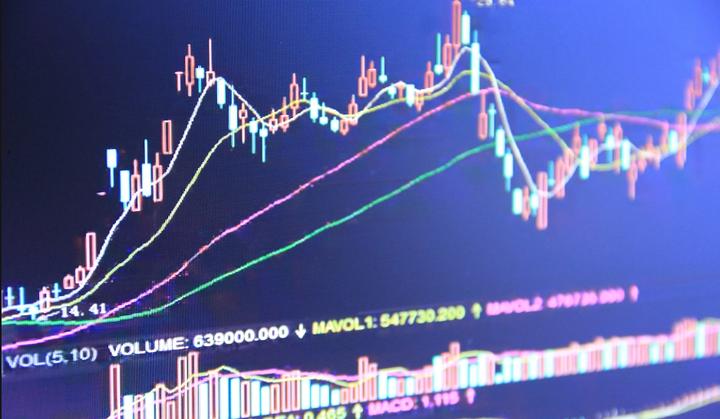 炒股是听“专家”的还是靠自己学习？新手散户应该这样做