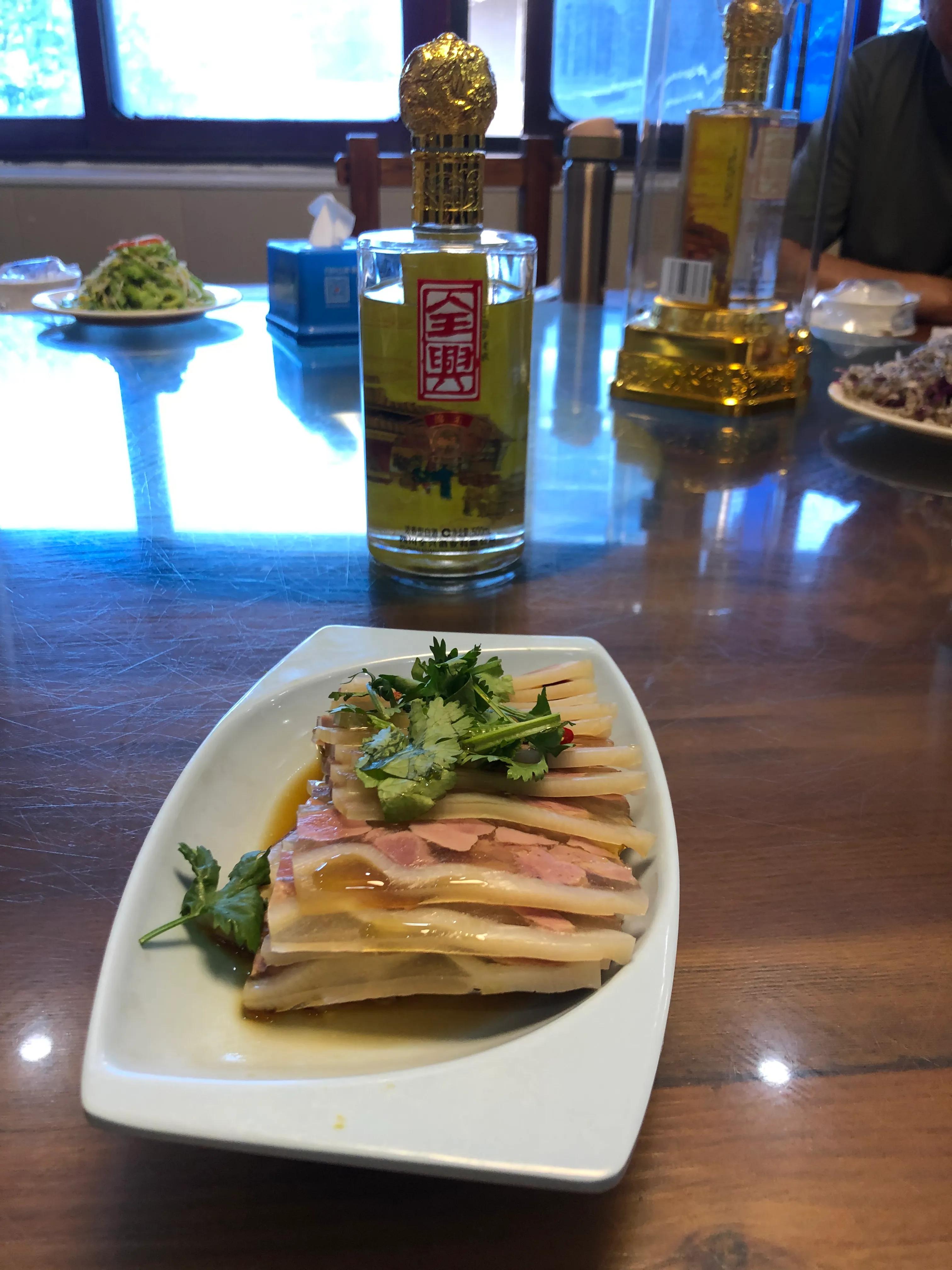 全兴大曲和全兴酒哪个好,全兴大曲酒是什么型酒